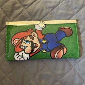 Super Mario Brothers Large Womens Wallet Super Mario 2012 EUC Green~